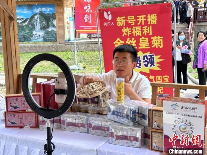 县城青年逆袭记，靠本地特产带货月入10万的全过程揭秘